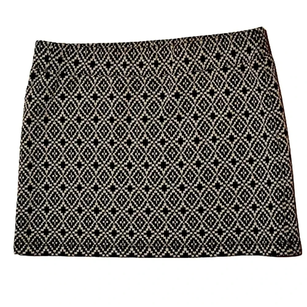 Ecote black and white herringbone patterned mini skirt Size Small